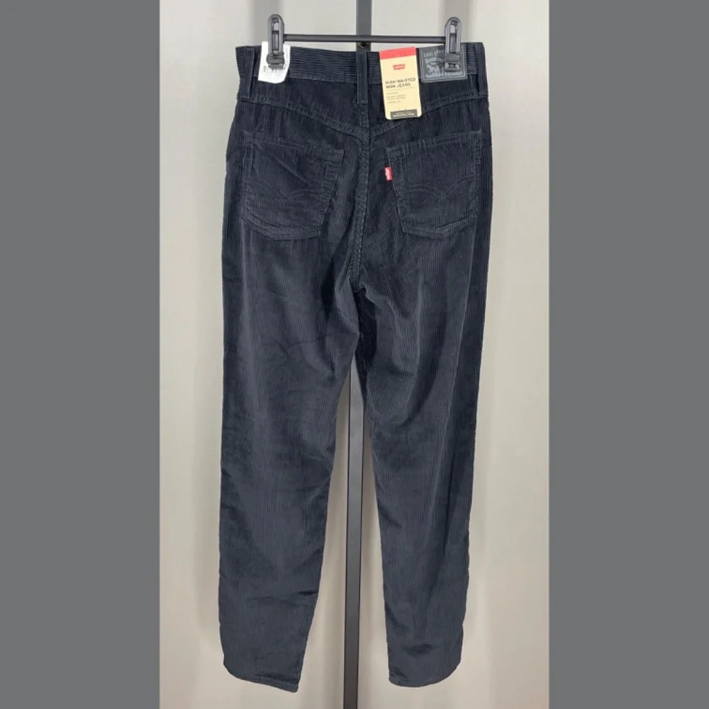 NEW Levis Pants Womens 27 black corduroy mom jeans straight leg casual classic - Picture 11 of 13